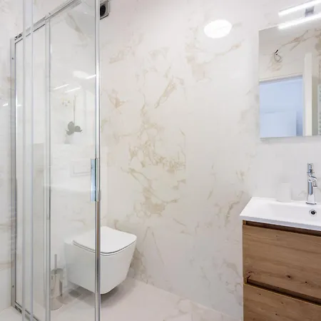 Tonka Roberta 2 * Crikvenica